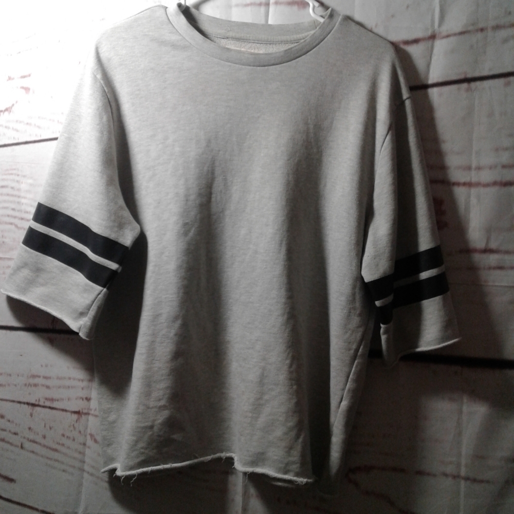 Men's sz S 21Men destroyed shirt sweater gray
